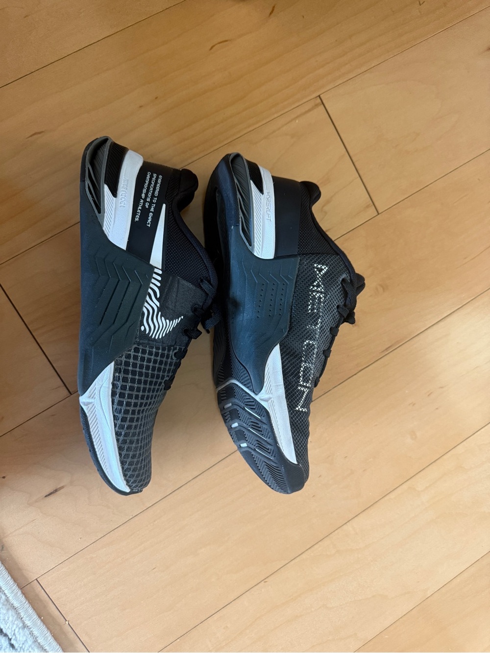 Nike Women’s Black Performance Metcons - Size 9 - Picture 2 of 8